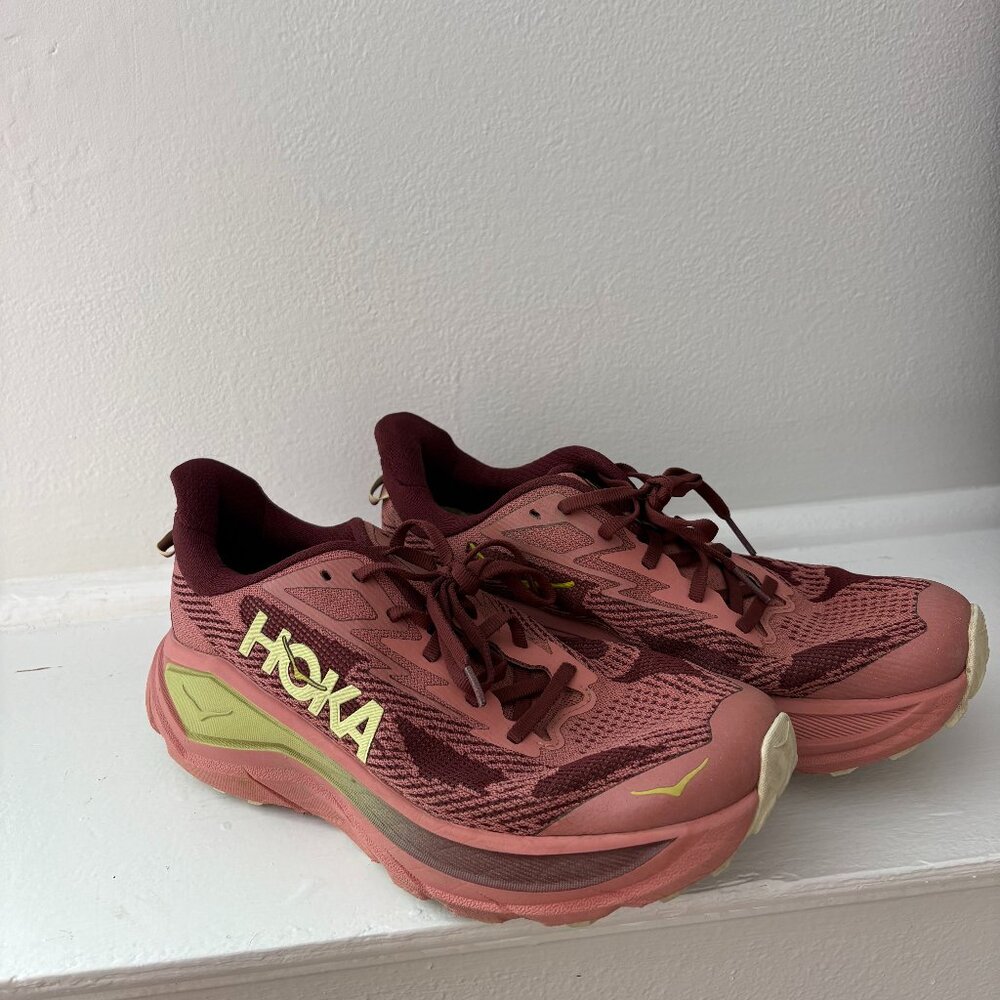 HOKA Challenger 8, Size 9.5